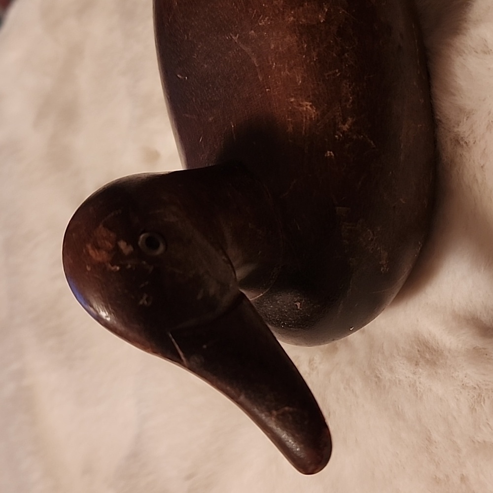 VINTAGE  WOODEN DECOY DUCK SOLID  WOOD FIGURE TABLETOP DECOR POLISHED  FOLK ART. - Picture 3 of 10